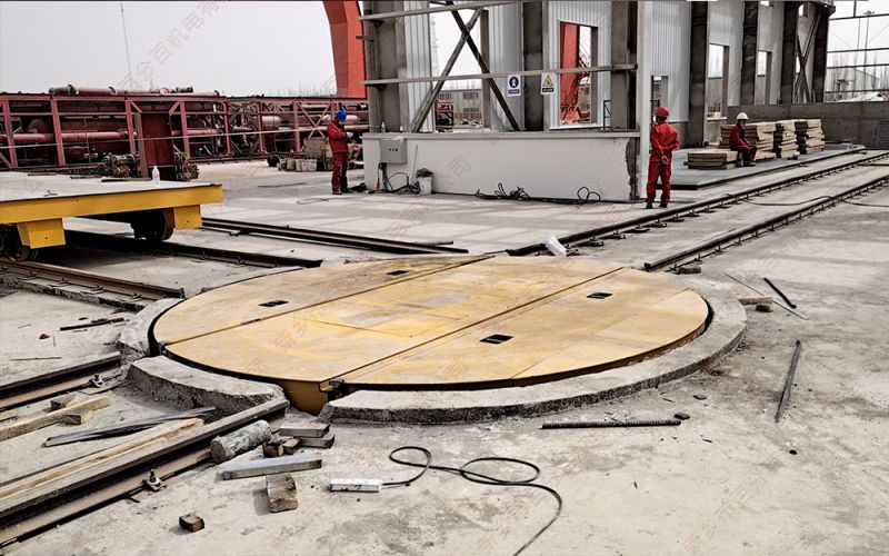 軌道轉(zhuǎn)盤(pán)是工廠中常見(jiàn)的設(shè)備