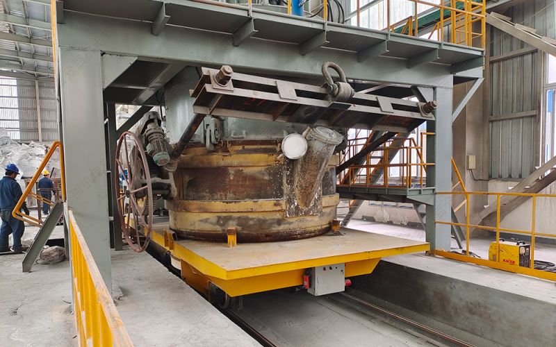 相對(duì)于無軌電動(dòng)平車，為什么冶煉鑄造行業(yè)更加傾向選擇使用有軌電動(dòng)平車