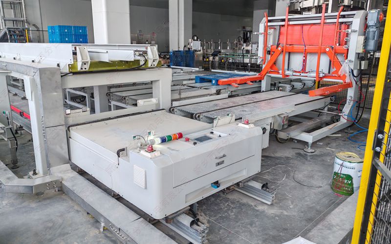 線端物流革新：為什么越來(lái)越多的智慧工廠選擇RGV軌道小車